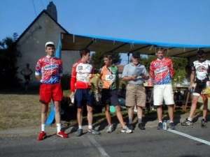 photo1eccn.jpg (11037 octets)